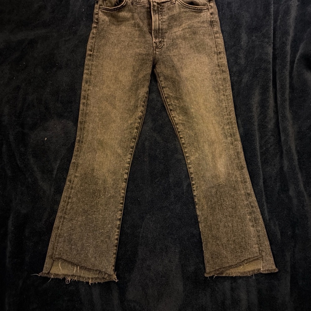 Mother Jeans the insider crop step fray